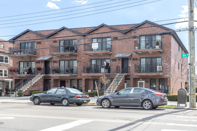 372 Avenue Y in Brooklyn, NY - Foto de edificio - Building Photo