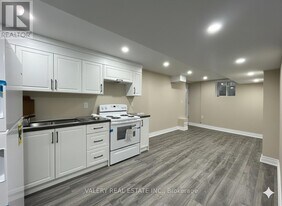 116 Blackburn Dr in Brantford, ON - Building Photo