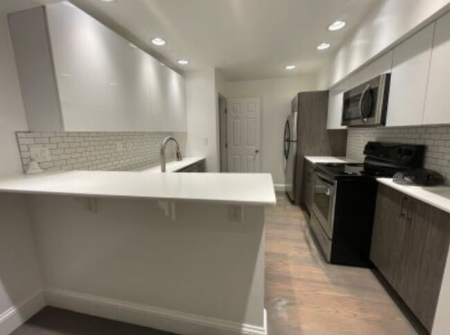 125 Saint Botolph St, Unit 9