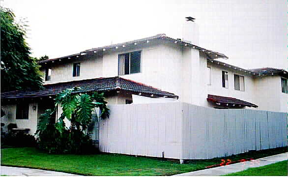 414 W Tularosa Ave in Orange, CA - Foto de edificio - Building Photo