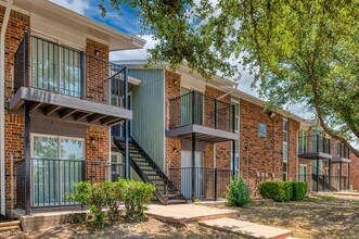 8037 W Elizabeth Ln in Fort Worth, TX - Building Photo - Building Photo