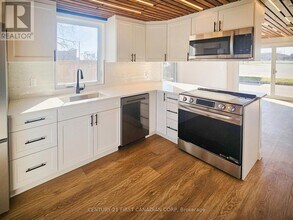 857 Dundas St in London, ON - Building Photo - Building Photo