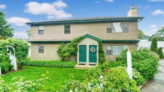 9 Harrison Ave in Glen Cove, NY - Building Photo
