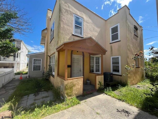 property at 14 Belle Haven Ct