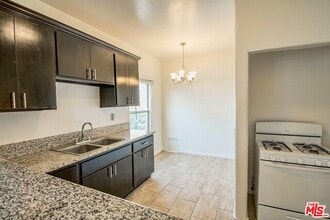 921 S Bonnie Brae St-Unit -10A in Los Angeles, CA - Building Photo - Building Photo
