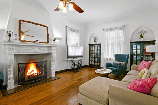 414 Lake Shore Dr in West Palm Beach, FL - Building Photo - Building Photo