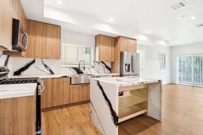 4512 St Elmo Dr in Los Angeles, CA - Building Photo - Building Photo