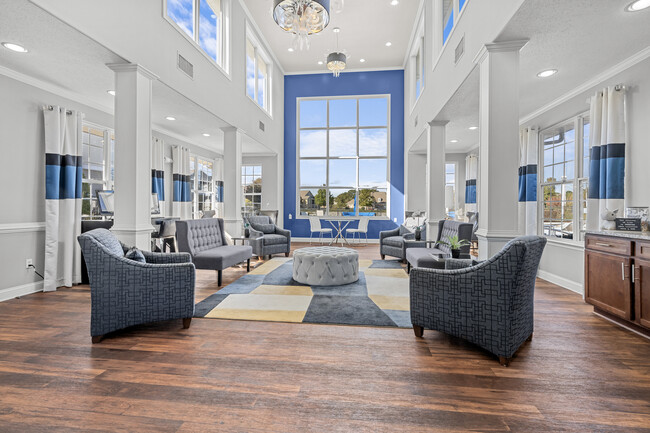 THE LAKES AT TOWN CENTER in Hampton, VA - Building Photo - Interior Photo