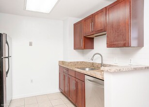 169 Monsignor O'Brien Highway-Unit -Apt 210 in Cambridge, MA - Building Photo - Building Photo