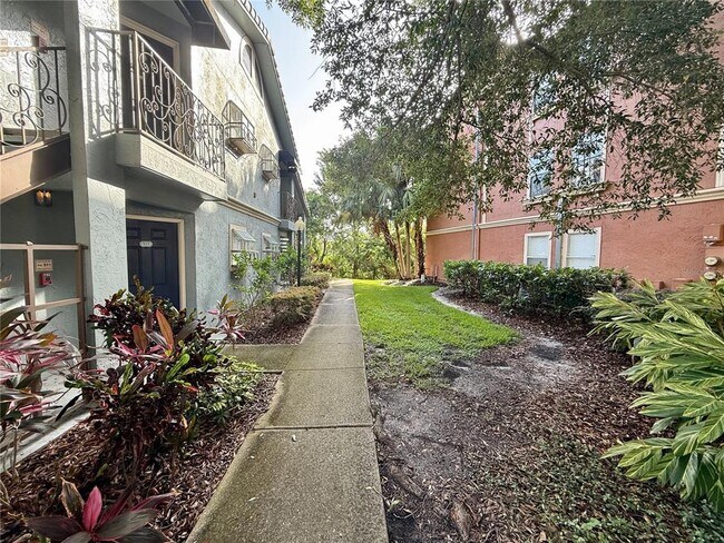 5128 Conroy Rd in Orlando, FL - Building Photo - Building Photo