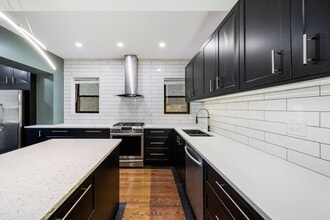 1469 W Winona St, Unit 1 in Chicago, IL - Building Photo - Building Photo