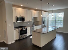 23275 Milltown Knoll Square in Ashburn, VA - Building Photo