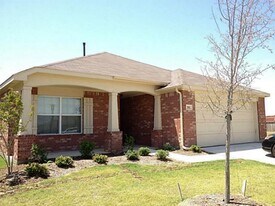 501 Partridge Dr in Aubrey, TX - Building Photo