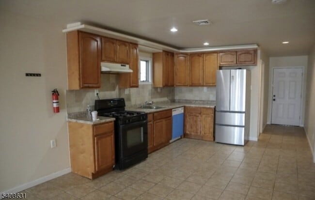 59 Wilson Ave, Unit 1 in Newark, NJ - Building Photo - Building Photo