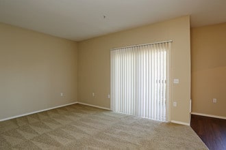 Hawk's Point Apartments in Keizer, OR - Building Photo - Interior Photo