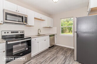 5319 Woodcrest Rd in Jacksonville, FL - Building Photo - Building Photo