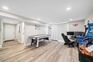 820 Shawnee Dr in Lake In The Hills, IL - Building Photo