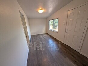 6200 Prairie Rd NE in Albuquerque, NM - Building Photo - Building Photo