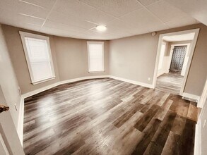 6 Grove St in Auburn, ME - Building Photo - Building Photo