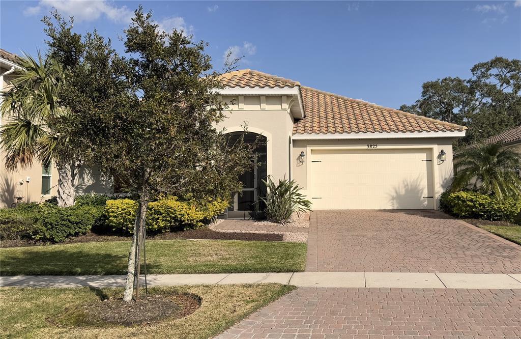 3825 Carrick Bend Dr in Kissimmee, FL - Building Photo