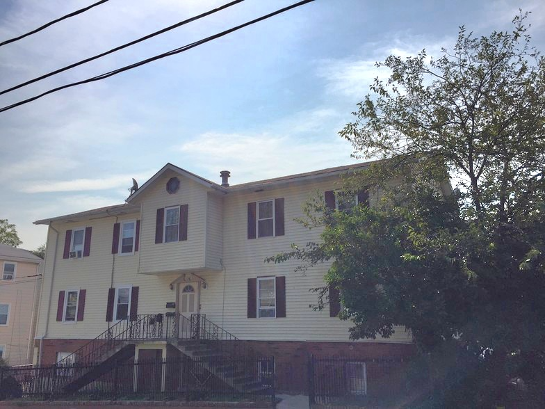 19 Lawlor St in New Britain, CT - Foto de edificio