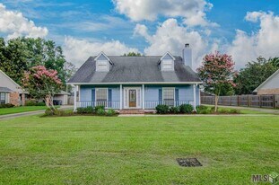 12168 Arrowood Ave in Baton Rouge, LA - Building Photo