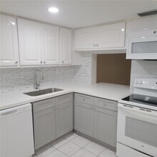 6699 Racquet Club Dr in Lauderhill, FL - Foto de edificio - Building Photo