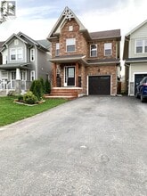 36 Pearl Dr in Orillia, ON - Building Photo - Building Photo