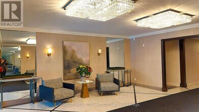 33 Wallace St in Vaughan, ON - Building Photo - Building Photo