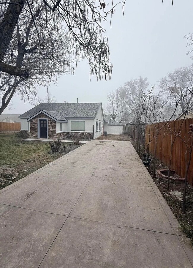 317 E Ithaca St in Caldwell, ID - Building Photo - Building Photo