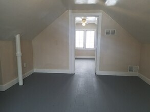 460 Nebraska Ave in Pontiac, MI - Building Photo - Building Photo