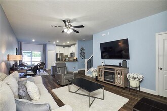 1208 Acadia Harbor Pl in Brandon, FL - Building Photo - Building Photo