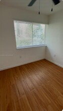 8023 Lake Dr in Doral, FL - Building Photo - Building Photo