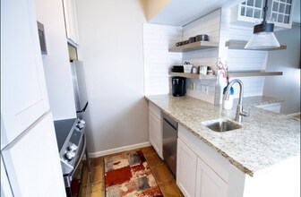 66 Brees Blvd in San Antonio, TX - Building Photo - Building Photo