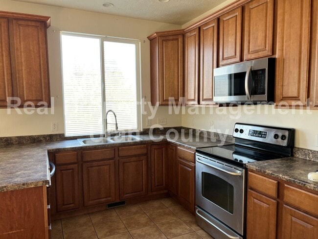 11438 Open View Ln in South Jordan, UT - Building Photo - Building Photo