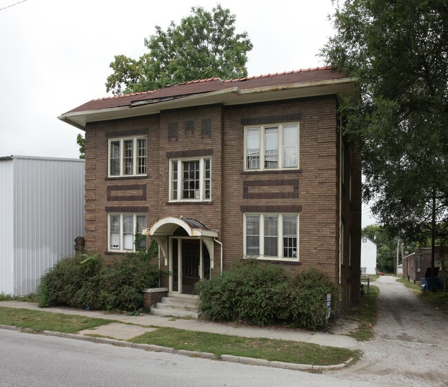 425 S 7th St in Terre Haute, IN - Foto de edificio - Building Photo