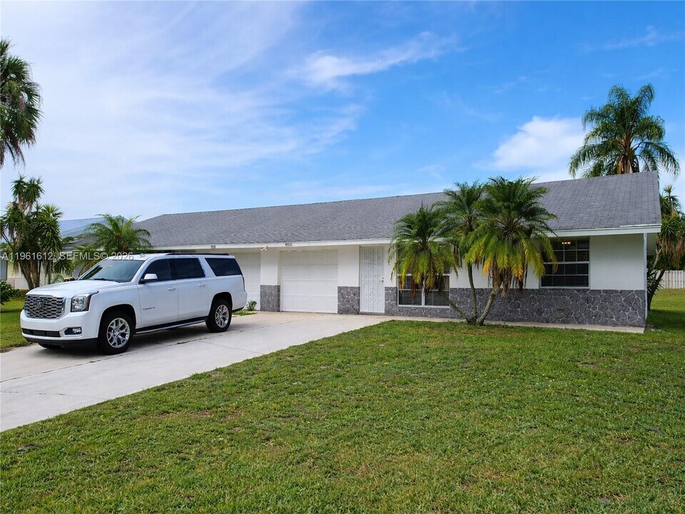 4311 SE Geneva Dr in Stuart, FL - Building Photo