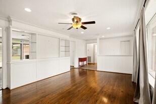 5238 Kinglet St in Houston, TX - Building Photo