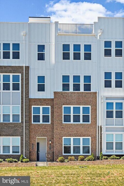 20064 Coral Wind Ter in Ashburn, VA - Foto de edificio