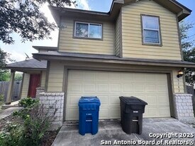 5702 Canterbury Run in San Antonio, TX - Building Photo