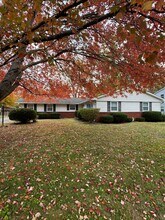 8061 Lieber Rd in Indianapolis, IN - Foto de edificio - Building Photo