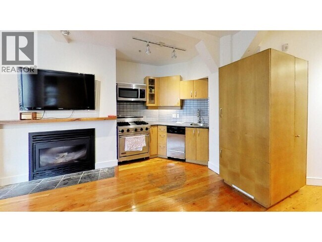 property at 1216 Homer St