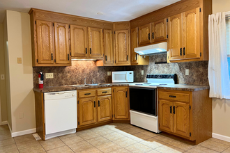 113 Saybrook Rd, Unit 1b in Middletown, CT - Building Photo - Building Photo
