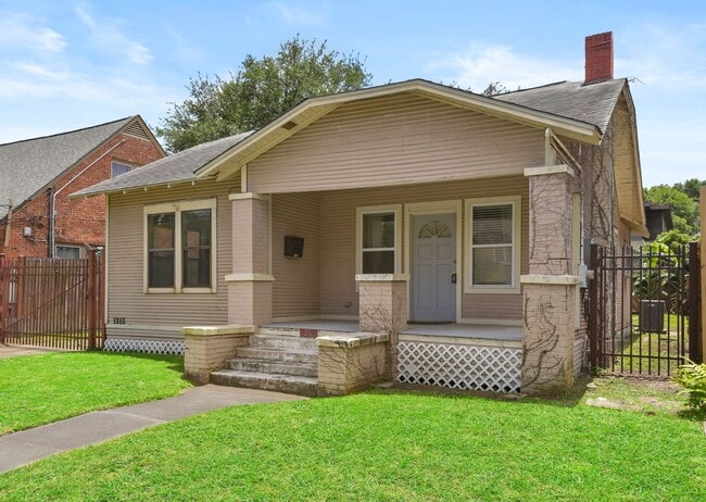 1315 Peden St in Houston, TX - Building Photo - Building Photo