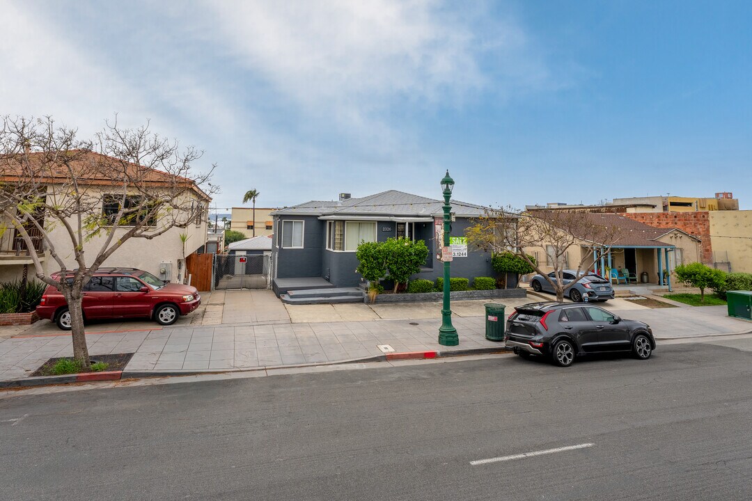 2326 India St in San Diego, CA - Foto de edificio