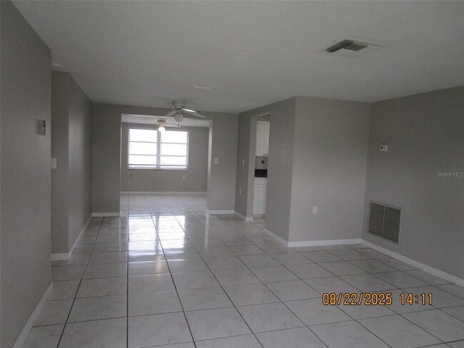 1155 Royalwood Dr in Holiday, FL - Building Photo - Building Photo