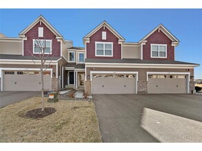 7285 Alvarado Ln N in Maple Grove, MN - Foto de edificio - Building Photo