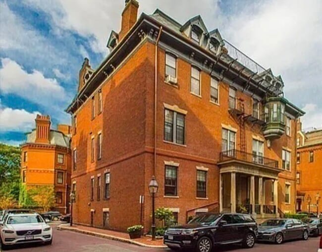 2 Otis Pl, Unit 3