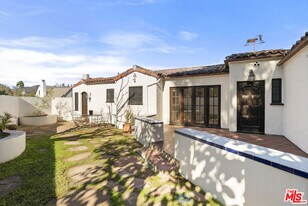 2901 Angus St in Los Angeles, CA - Building Photo