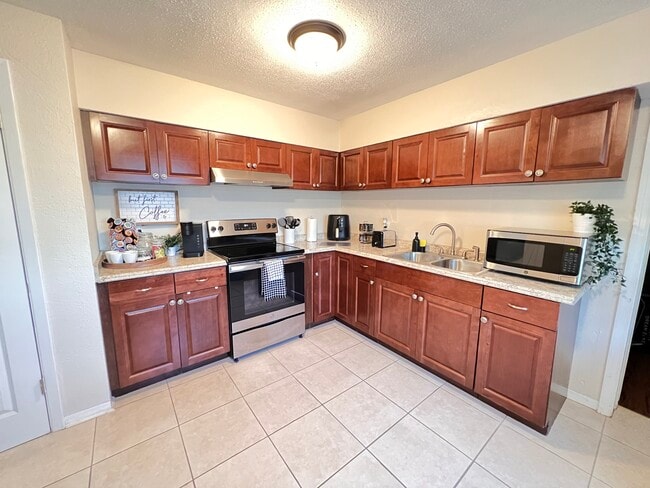 property at 752 S Caroline St